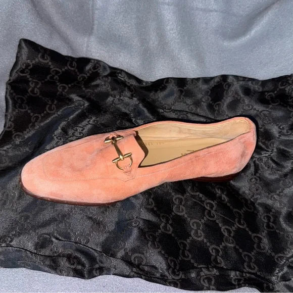 VTG GUCCI Pastel Pink Gold Tone Horsebit Suede Soft Loafers 37 7